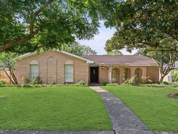6119 Yarwell Drive, Houston TX 77096