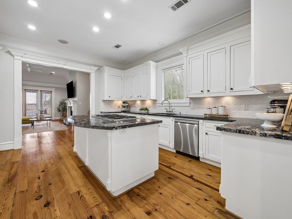 700 E 9th Street, Houston TX 77007
