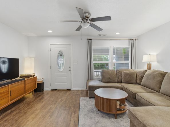 7717 Scanlock Street, Houston TX 77012