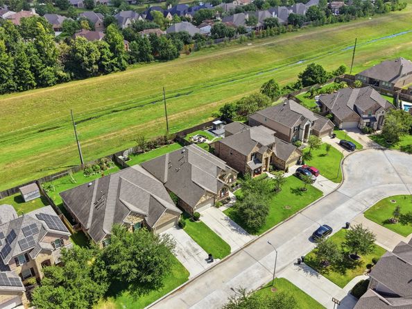 6214 Pinewood Heights Drive, Spring TX 77389