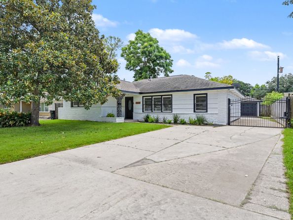9613 Westview Drive, Houston TX 77055