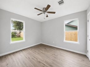 6403 Gainesville Street, Houston TX 77020