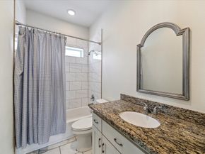 7047 Avenue E, Houston TX 77011