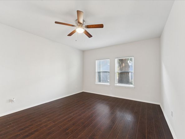 7047 Avenue E, Houston TX 77011