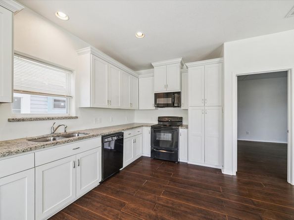7047 Avenue E, Houston TX 77011
