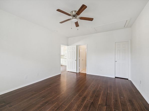 7047 Avenue E, Houston TX 77011
