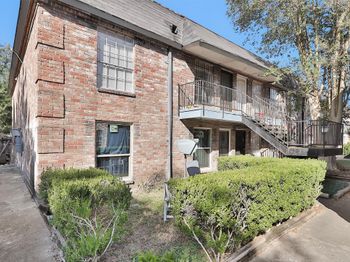 201 W Rosamond Street