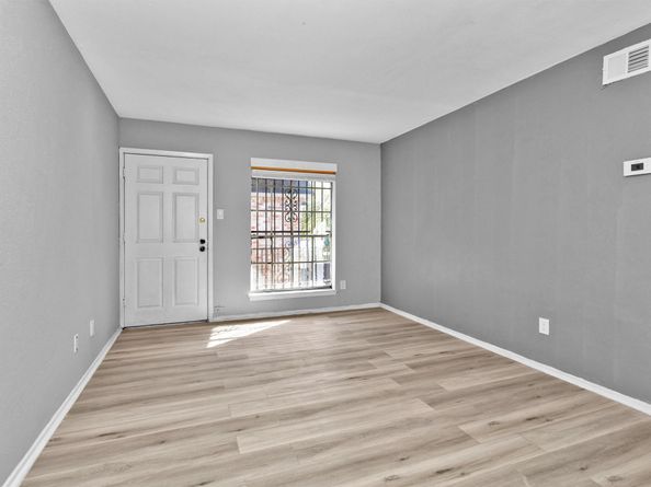 201 W Rosamond Street 41, Houston TX 77076