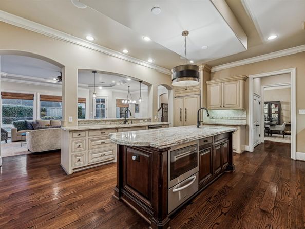 170 Plantation Road, Houston TX 77024
