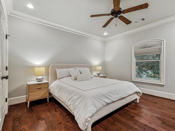 170 Plantation Road, Houston TX 77024