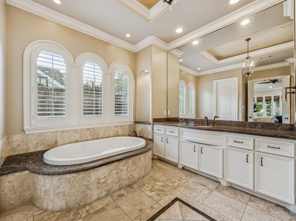 170 Plantation Road, Houston TX 77024