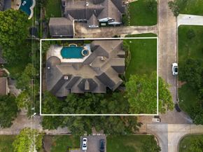 170 Plantation Road, Houston TX 77024