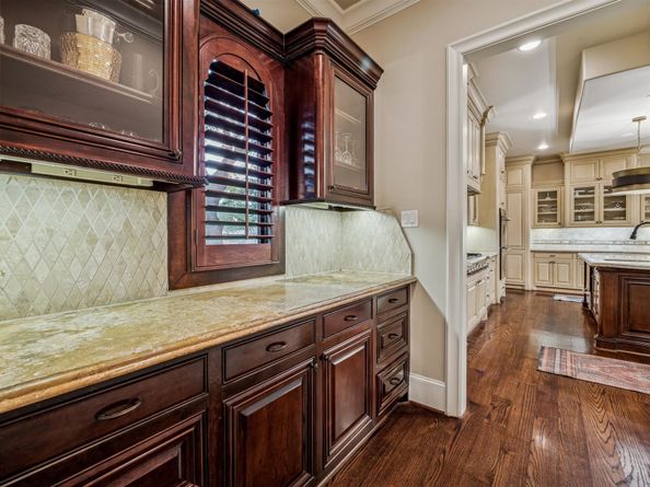 170 Plantation Road, Houston TX 77024