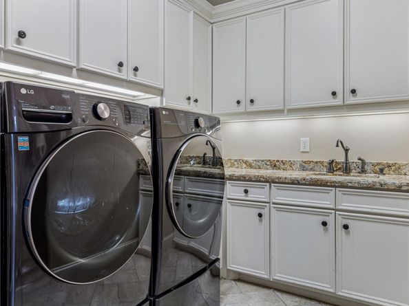 170 Plantation Road, Houston TX 77024