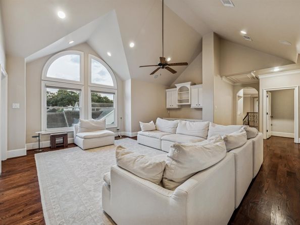 170 Plantation Road, Houston TX 77024