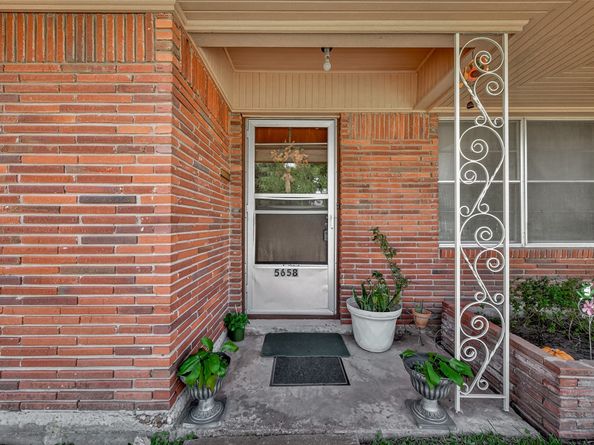 5658 Berry Creek Drive, Houston TX 77017