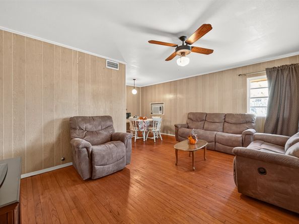 5658 Berry Creek Drive, Houston TX 77017