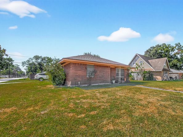 5658 Berry Creek Drive, Houston TX 77017