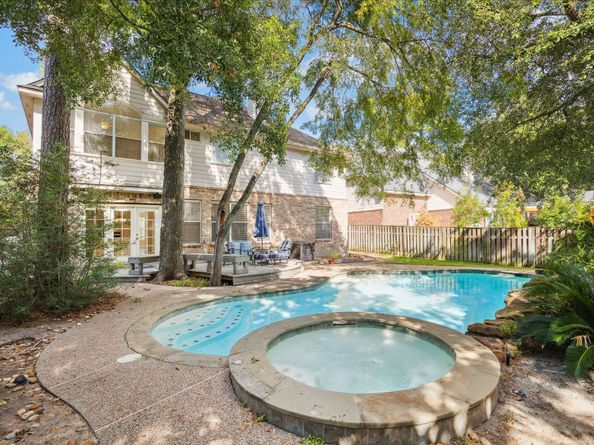 15 Redland Place, Spring TX 77382