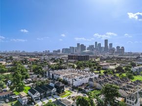 2706 Fox Street, Houston TX 77003