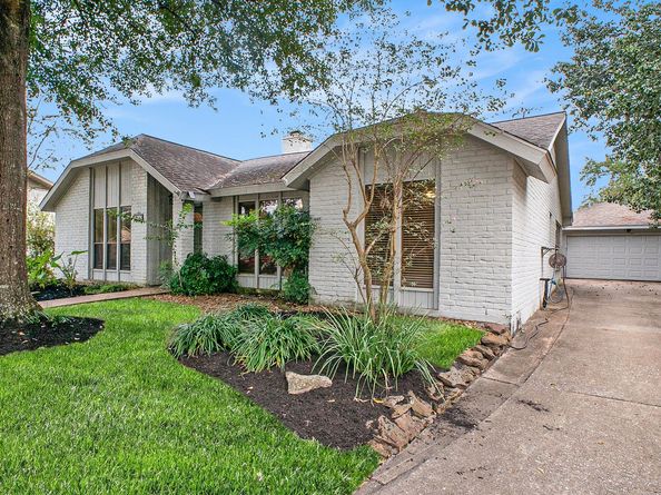 3819 Golden Lake Drive, Kingwood TX 77345