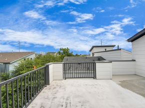 2016 Blodgett Street, Houston TX 77004