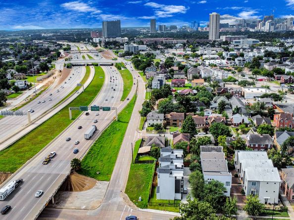 2016 Blodgett Street, Houston TX 77004