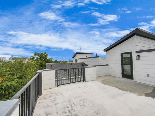 2016 Blodgett Street, Houston TX 77004