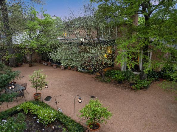 2005 Claremont Lane, Houston TX 77019