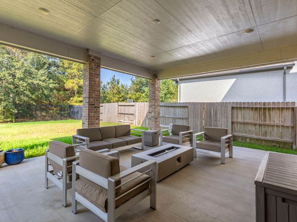 27975 Presley Park Drive, Spring TX 77386
