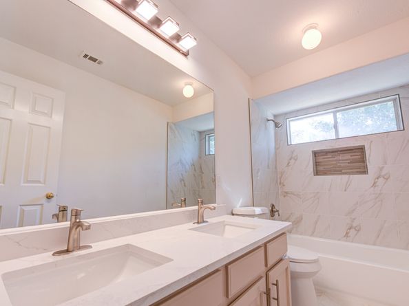 18418 Lakeview Circle, Houston TX 77084