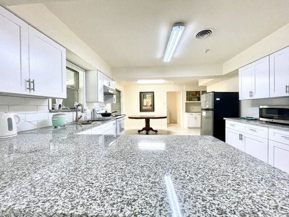 8223 Bellaire Boulevard, Houston TX 77036
