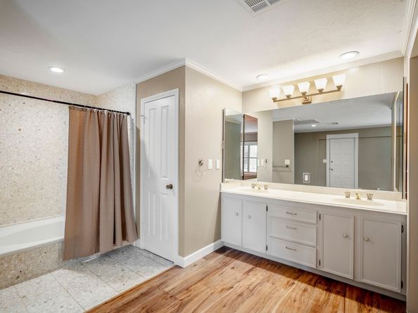 1306 Riverview Court, Houston TX 77077
