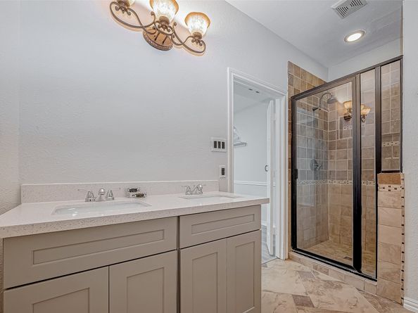 10327 Sablebrook Lane, Houston TX 77095