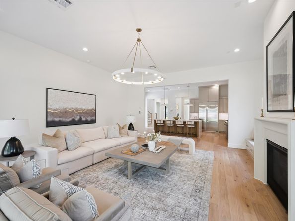 938 Gardenia Drive, Houston TX 77018