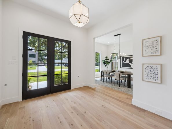 938 Gardenia Drive, Houston TX 77018