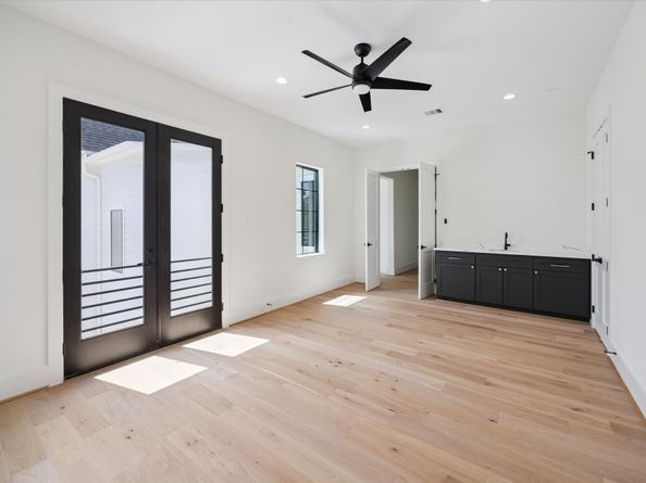 938 Gardenia Drive, Houston TX 77018