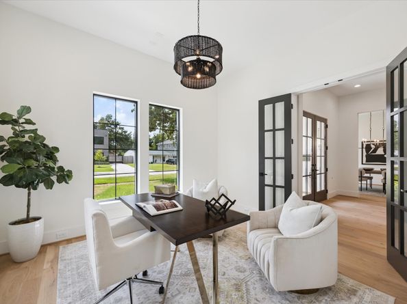 938 Gardenia Drive, Houston TX 77018