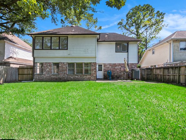1431 New Cedars Drive, Houston TX 77062
