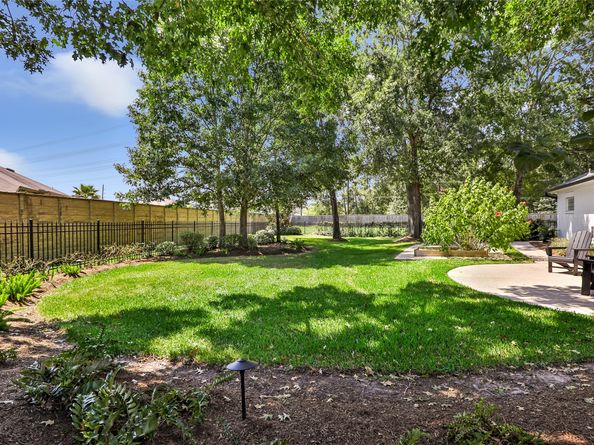 15 New Oak Trail, Humble TX 77346