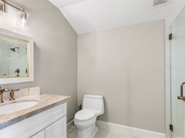 15 New Oak Trail, Humble TX 77346