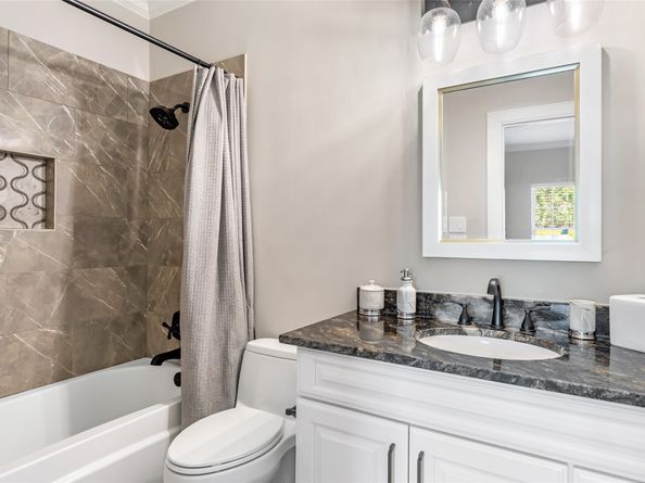 15 New Oak Trail, Humble TX 77346