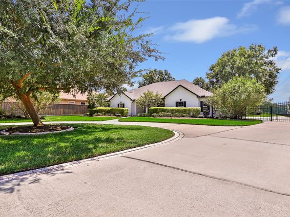 15 New Oak Trail, Humble TX 77346