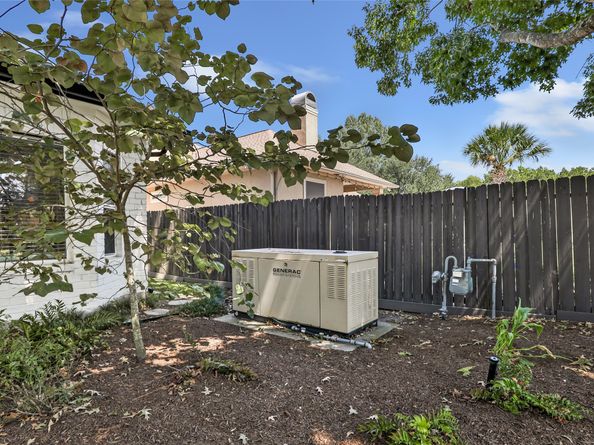 15 New Oak Trail, Humble TX 77346