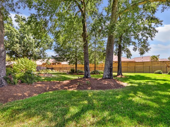 15 New Oak Trail, Humble TX 77346