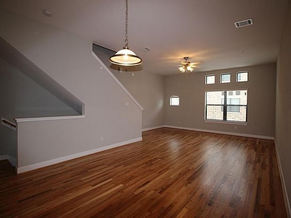 2710 Hullsmith Drive 1502, Houston TX 77063