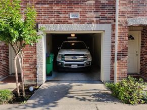 2710 Hullsmith Drive 1502, Houston TX 77063