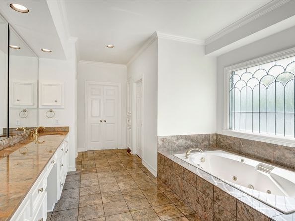 4033 Piping Rock Lane, Houston TX 77027