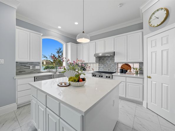 5934 Stratford Gardens Drive, Sugar Land TX 77479