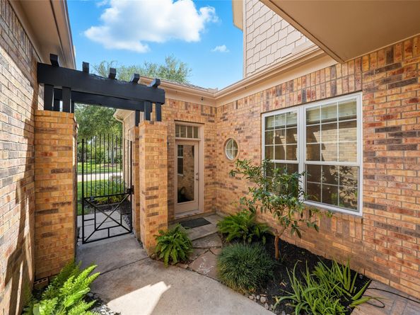 5934 Stratford Gardens Drive, Sugar Land TX 77479